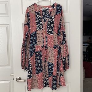 Chic Soul A-Line dress. Balloon sleeves. Scrunch/tie waist. V-Neck button top.